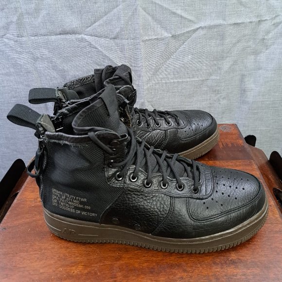 %Nike Air Force 1 SF Mid Black Leather Sneaker Sz 8 / A 35 main image 9